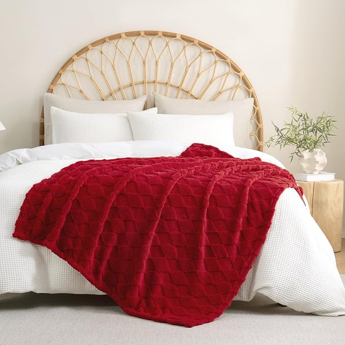 Red Throw Blanket for Couch Sofa Bed 60x80 inches,Fleece Blankets Microfiber Flannel with Diamond Checkered Pattern Lightweight Plush Soft Cozy Gifts for Women Mom Girls