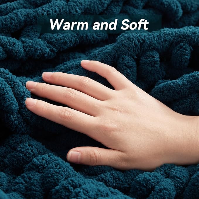 Negwoo Chunky Knit Throw Blanket, 40''*50'' Knitted Throw Chenille Yarn for Bed Couch, Handmade Peacock Blue Crochet Big Thick Blanket, Machine Washable Cute Comfy Blanket for Home Decor