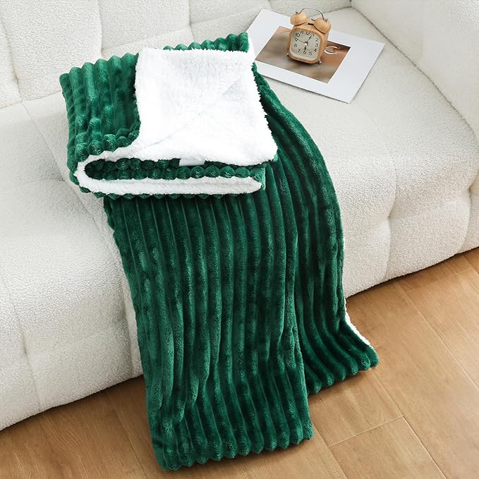 Green Sherpa Fleece Throw Blanket 50?€???60?€? for Couch Sofa Bed,Double Side Soft Fuzzy Cozy Plush Thick Flannel Blanket with Striped Design Gift for Adults,Woman,Girls