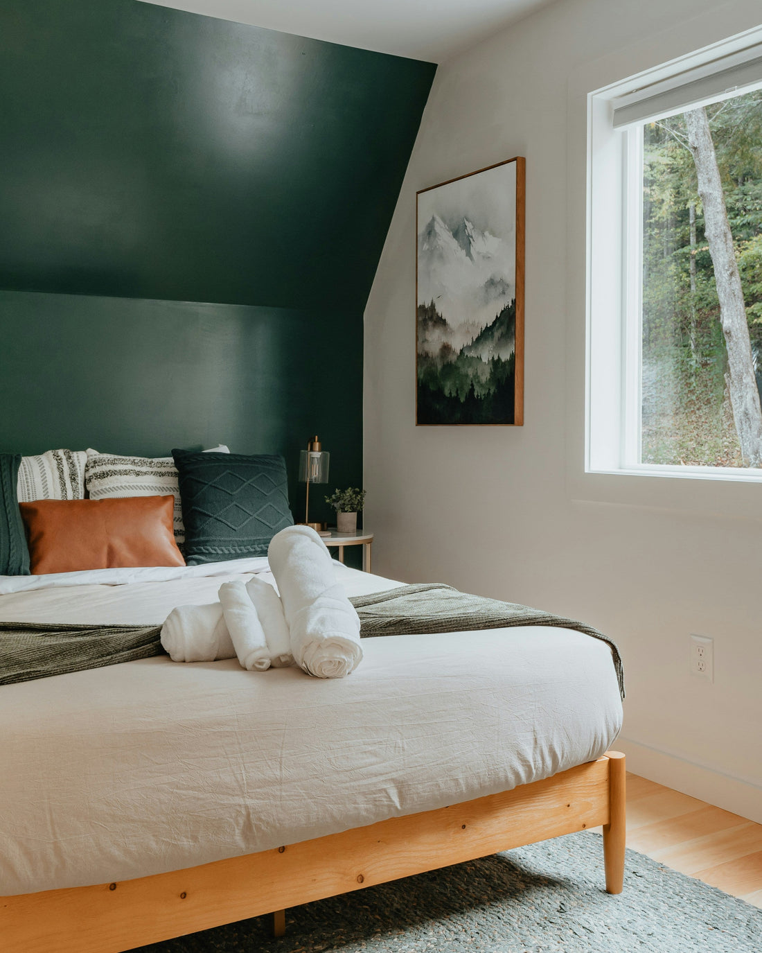 [CASAMENT] The "Chalk Line Barrier": How to stop squeaky wooden bed frames and floorboards instantly