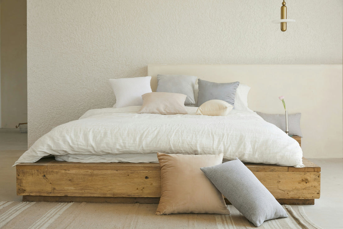 [CASAMENT] The "Pillow Fluff Rebound": How to restore lumpy, flattened bed pillows using two tennis balls