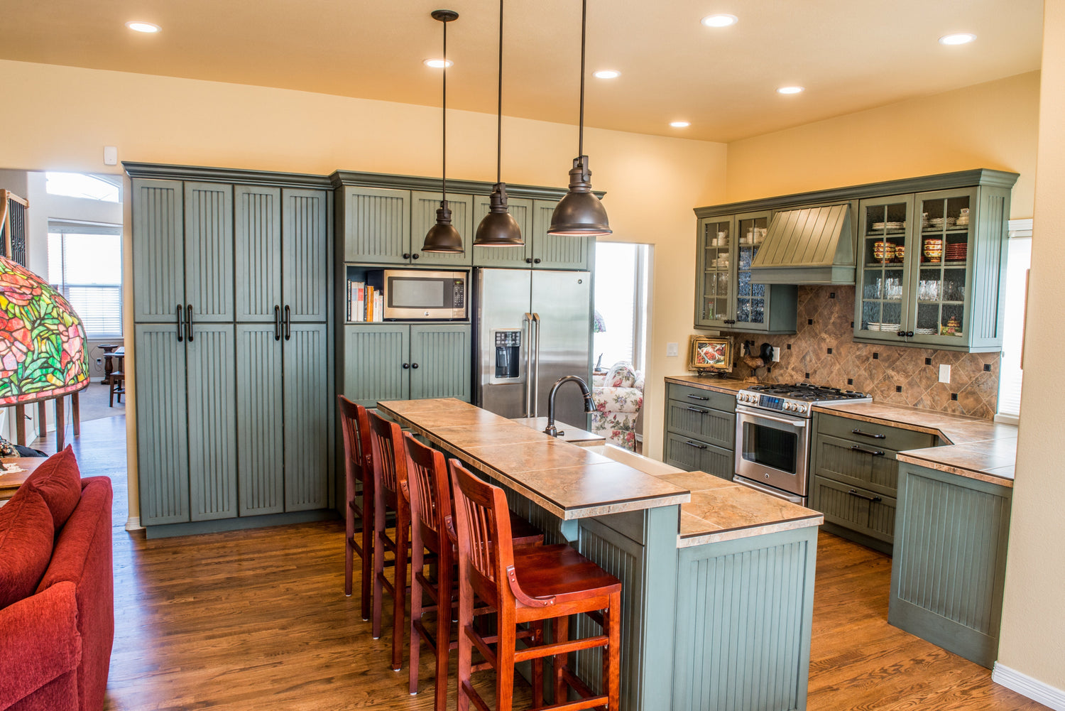 KITCHEN & DINING