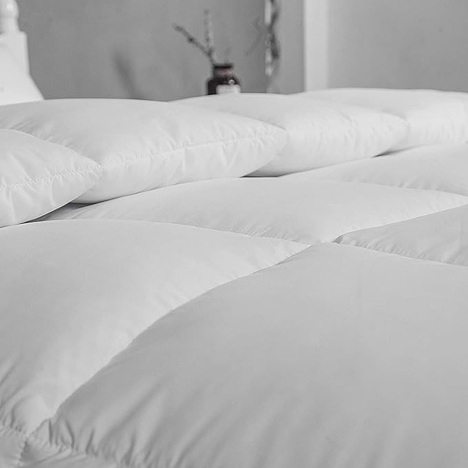 ACCURATEX Duvet Insert Super Queen Comforter 98x98- Fluffy Down Alternative Fill Hotel Collection Comforter,Lightweight Soft All Season Duvet Insert with Corner Tabs - Machine Washable,White