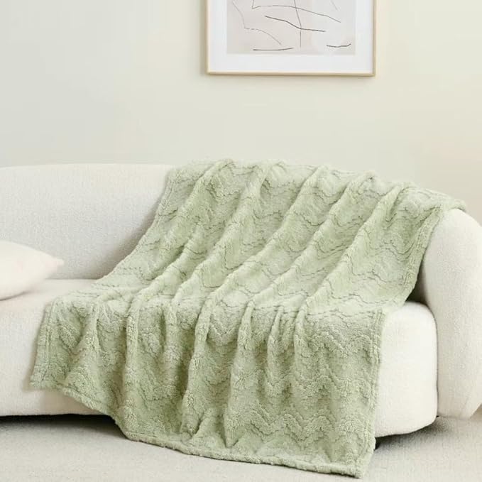 3 Layer Jacquard Throw Blanket - 50x70 Inch Soft Fleece with Wave Pattern, Green Plush Cozy Blanket for Sofa, Couch, Bed & Chair, All Season Decorative Blanket for Living Room & Bedroom
