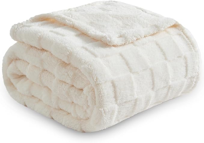 NEWCOSPLAY Super Soft Twin Blanket Ivory Premium Silky Flannel Fleece 3D Checkered Lightweight Bed Blanket All Season Use (Ivory Checkered, Twin(60"x80"))