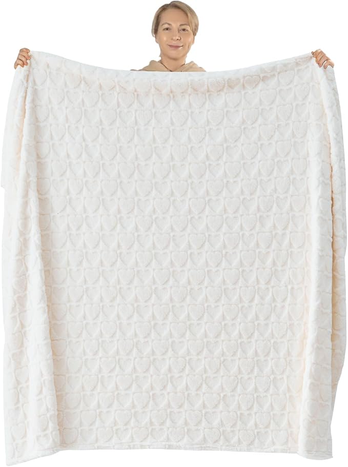 NEWCOSPLAY Super Soft Throw Blanket Off White Love Premium Silky Flannel Fleece 3D Heart Checkered Lightweight Bed Blanket All Season Use (Off White Love, Throw(50"x70"))