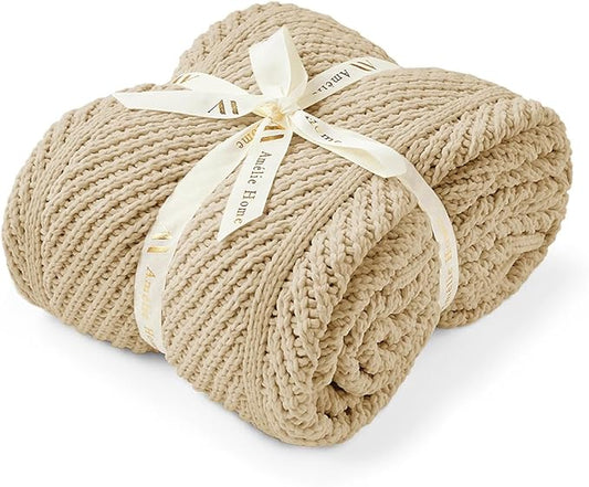 Amélie Home Knit Throw Blanket, Soft Chenille Cozy Breathable Chevron Chunky Decorative Blanket for Couch, Bed & Sofa, French-Inspired Lightweight Warm Gift for Women, Beige, 50"x60"