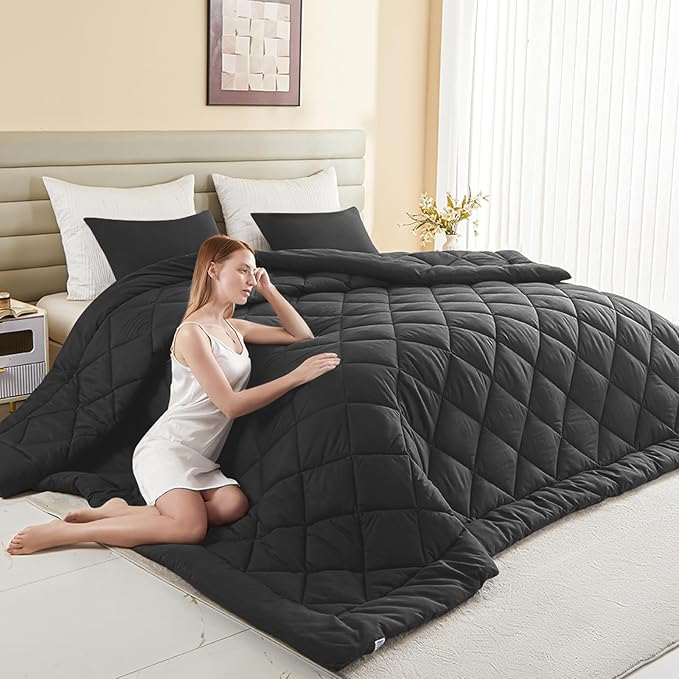 132x120 Alaskan King Comforter, Extra Large King Size Comforter Oversized, All Season Soft Lightweight Quilt Down Alternative Duvet Insert with 8 Corner Tabs(120x132, Black)