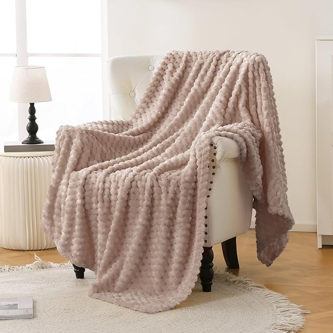 Bnuitland Light Brown Flannel Throw Blanket (50X70 inches), 300 GSM Fleece Cozy Warm Soft Home Decor Lightweight Bed Sofa Blanket for Adults, Suitable for All Seasons.