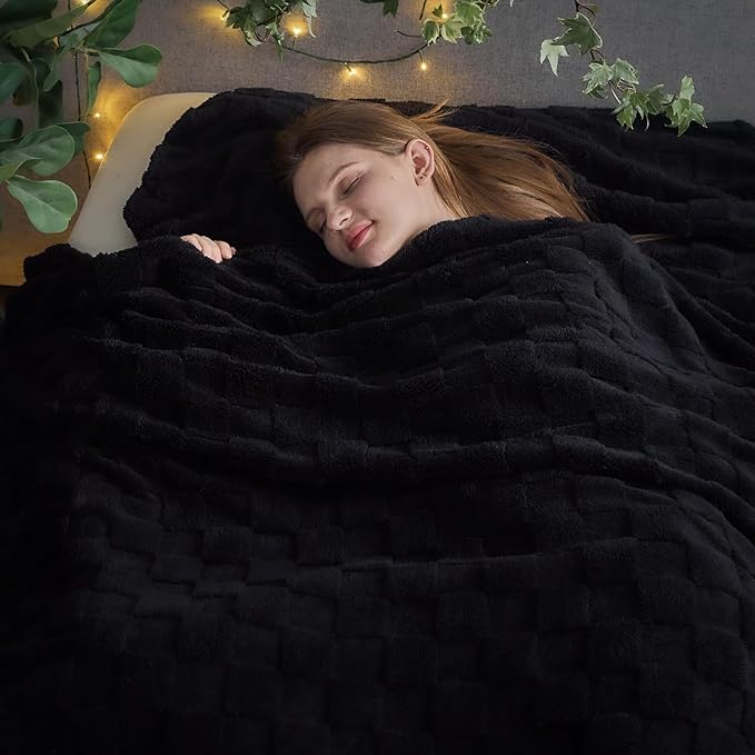 NEWCOSPLAY Super Soft King Blanket Black Premium Silky Flannel Fleece 3D Checkered Lightweight Bed Blanket All Season Use (Black Checkered, King(90"x110"))