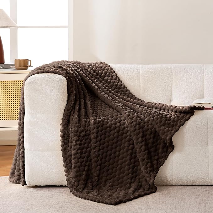 Bnuitland Brown Flannel Throw Blanket (50X70 inches), 300 GSM Fleece Cozy Warm Soft Home Decor Lightweight Bed Sofa Blanket for Adults, Suitable for All Seasons.