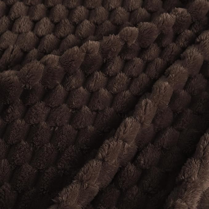Bnuitland Brown Super Soft Flannel Throw Blanket, 3D Clouds Stylish Jacquard Lightweight Blanket for Bed,Sofa,Couch,Home Decor, 300 GSM Fleece Cozy Warm, Suitable for All Seasons, 50X70 inches
