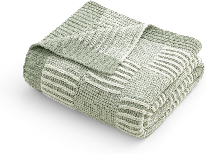 Amélie Home Knit Throw Blanket, Soft Chenille Cozy Breathable Pineapple Chunky Decorative Blanket for Couch, Bed & Sofa, French-Inspired Lightweight Warm Gift for Women, Sage Green, 50"x60"