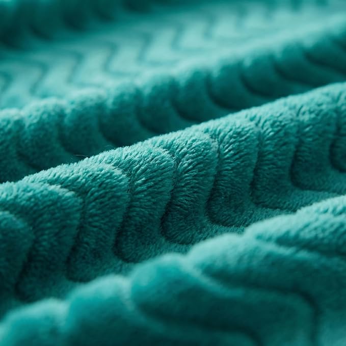 Exclusivo Mezcla King Blanket for Bed, Cozy Lightweight Fleece Blankets for All Season, Decorative Giftable Fuzzy Plush Wave Textured Suitable for Women, Men, Teal, 90x104 Inches