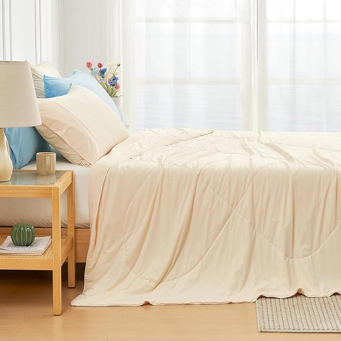 Cozy Bliss Cooling Comforter Queen Size, Cooling Blankets for Hot Sleepers and Night Sweats, Yellow Summer Comforter for Queen Size Bed, Breathable Soft Lightweight Silk Smooth