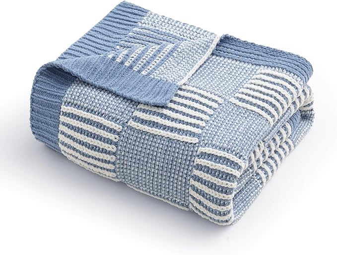 Amélie Home Knit Throw Blanket, Soft Chenille Cozy Breathable Pineapple Chunky Decorative Blanket for Couch, Bed & Sofa, French-Inspired Lightweight Warm Gift for Women, Washed Blue, 60"x80"