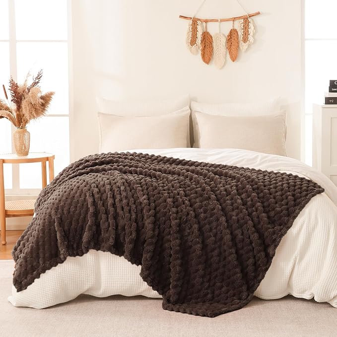 Bnuitland Brown Super Soft Flannel Throw Blanket, 3D Clouds Stylish Jacquard Lightweight Blanket for Bed,Sofa,Couch,Home Decor, 300 GSM Fleece Cozy Warm, Suitable for All Seasons, 50X70 inches