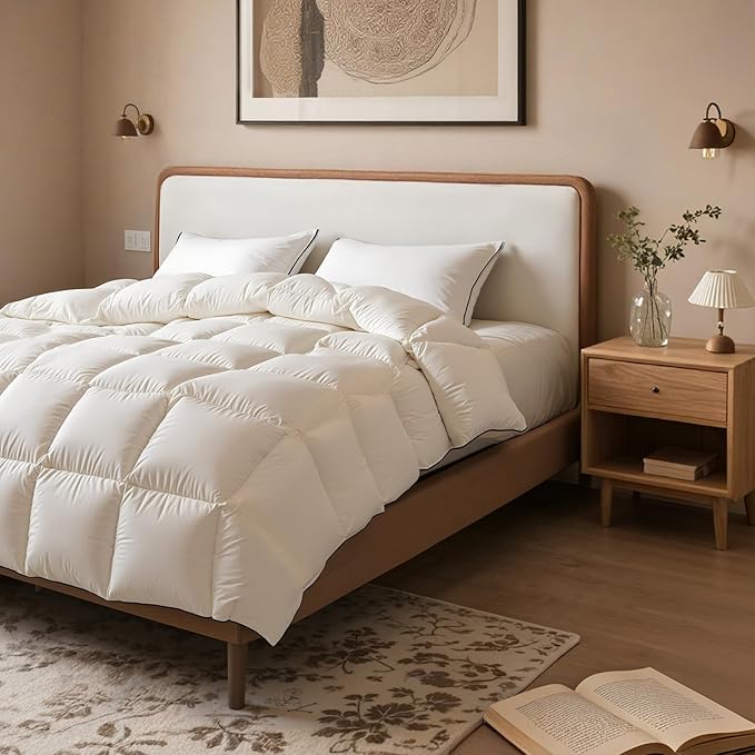 Fluffy White Goose Feather Down Fiber Comforter Full Size 82”x86”, Luxury Lightweight Cozy Hotel Quilted Duvet Insert Full, Perfect for a Teen's Room, a First Apartment, Or a Cozy Couples' Retreat