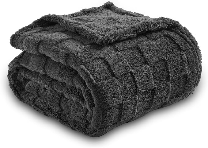 NEWCOSPLAY Super Soft King Blanket Dark Grey Premium Silky Flannel Fleece 3D Checkered Lightweight Bed Blanket All Season Use (Dark Grey Checkered, King(90"x110"))