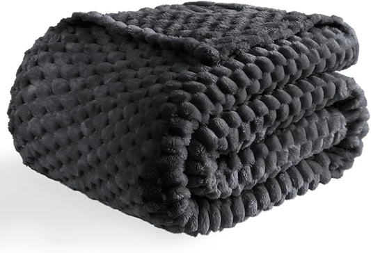 Bnuitland Black Flannel Throw Blanket (50X70 inches), 300 GSM Fleece Cozy Warm Soft Home Decor Lightweight Bed Sofa Blanket for Adults, Suitable for All Seasons.