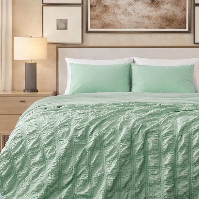 Cozy Bliss Cooling Comforter Seersucker Plaid Twin XL Size, Q-Max 0.45 Lightweight Cooling Blanket, Breathable Silk Smooth Summer Bedding Quilt for Hot Sleepers Night Sweats Sage Green
