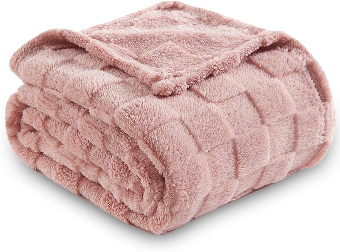 NEWCOSPLAY Super Soft Twin Blanket Pink Premium Silky Flannel Fleece 3D Checkered Lightweight Bed Blanket All Season Use (Pink Checkered, Twin(60"x80"))