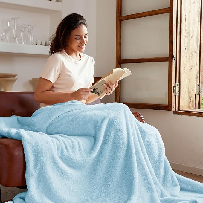 Exclusivo Mezcla King Size Blanket for Bed, Super Soft Velvet Plush Fleece Blankets, Fuzzy Cozy and Warm for Winter, 90x104 Inches, Light Blue