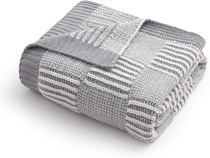 Amélie Home Knit Throw Blanket, Soft Chenille Cozy Breathable Pineapple Chunky Decorative Blanket for Couch, Bed & Sofa, French-Inspired Lightweight Warm Gift for Women, Gray, 50"x60"
