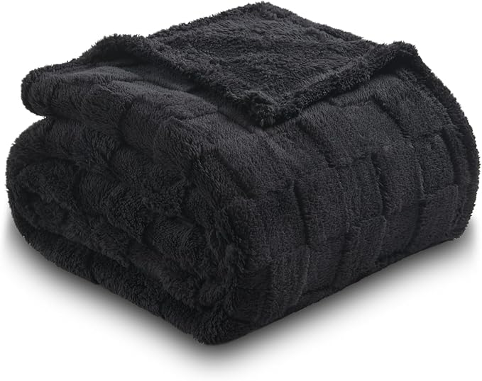 NEWCOSPLAY Super Soft Twin Blanket Black Premium Silky Flannel Fleece 3D Checkered Lightweight Bed Blanket All Season Use (Black Checkered, Twin(60"x80"))