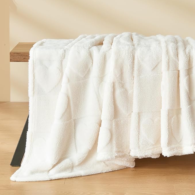 NEWCOSPLAY Super Soft Twin Blanket Ivory Love Premium Silky Flannel Fleece 3D Heart Checkered Lightweight Bed Blanket All Season Use (Ivory Love, Twin(60"x80"))