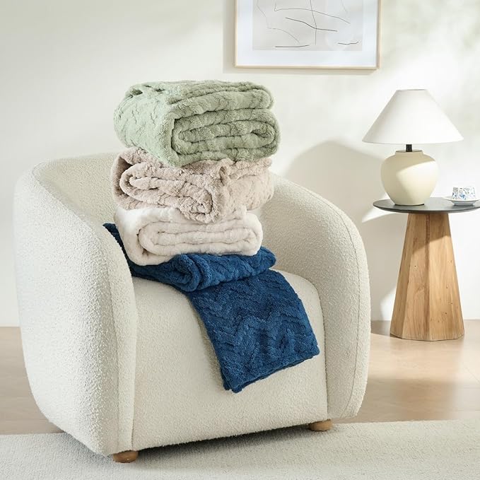 3 Layer Jacquard Throw Blanket - 50x70 Inch Soft Fleece with Wave Pattern, Green Plush Cozy Blanket for Sofa, Couch, Bed & Chair, All Season Decorative Blanket for Living Room & Bedroom