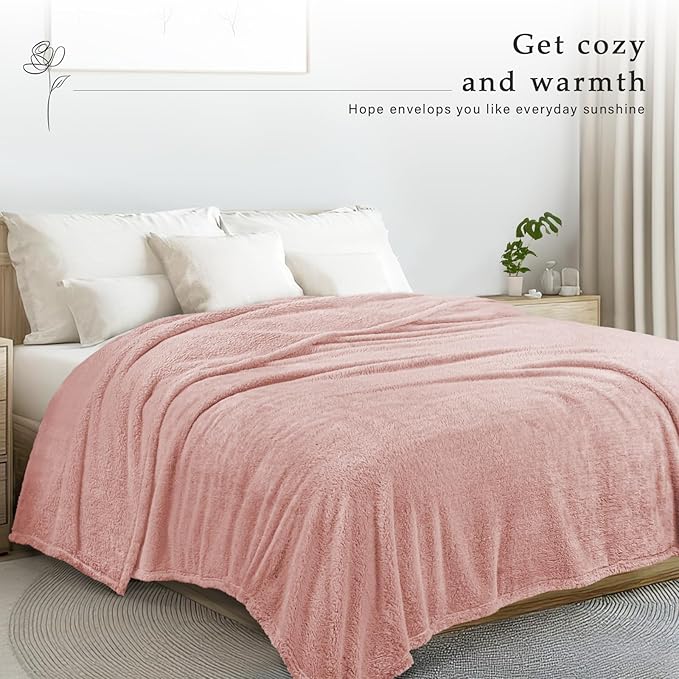 Exclusivo Mezcla King Size Blanket for Bed, Super Soft Velvet Plush Fleece Blankets, Fuzzy Cozy and Warm for Winter, 90x104 Inches, Pink