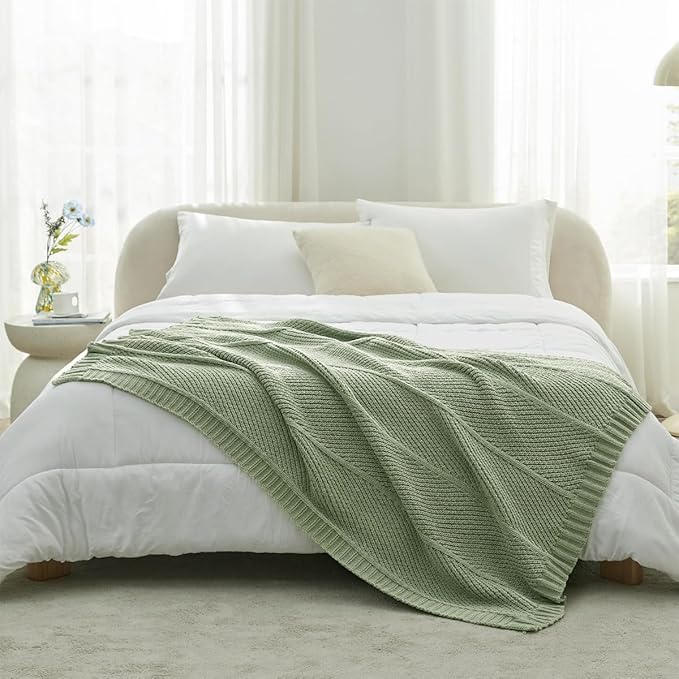 Amélie Home Knit Throw Blanket, Soft Chenille Cozy Breathable Chevron Chunky Decorative Blanket for Couch, Bed & Sofa, French-Inspired Lightweight Warm Gift for Women, Sage Green, 60"x80"