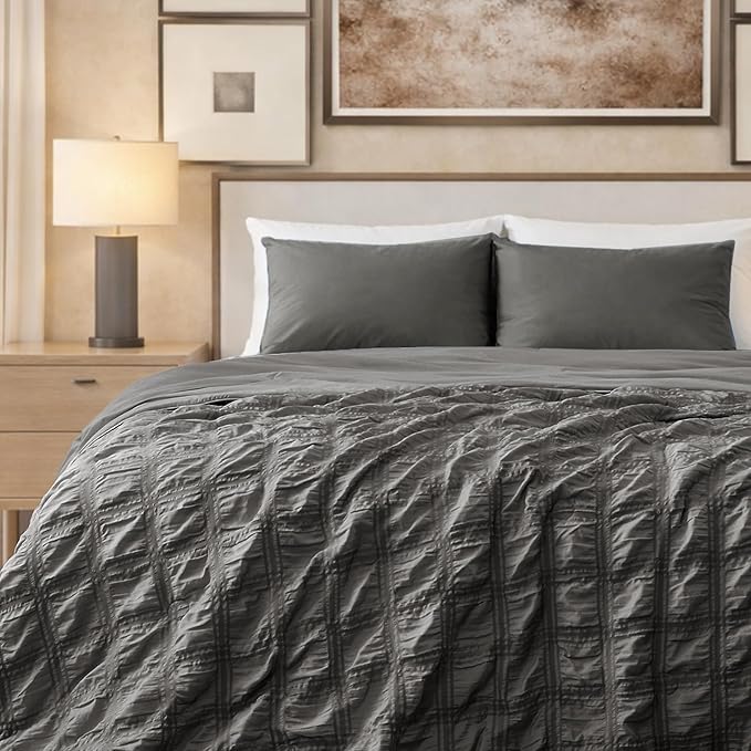 Cozy Bliss Cooling Comforter Seersucker Plaid Twin XL Size, Q-Max 0.45 Lightweight Cooling Blanket, Breathable Silk Smooth Summer Bedding Quilt for Hot Sleepers Night Sweats Dark Gray