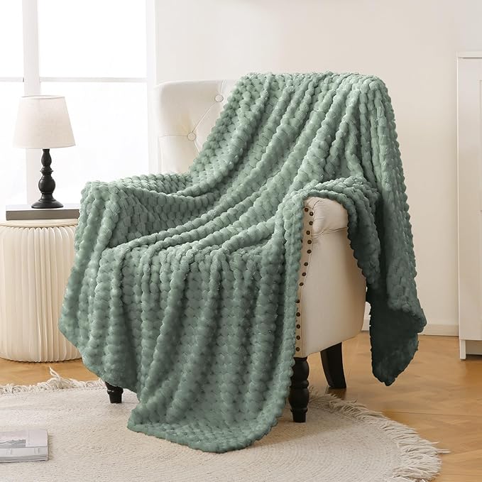 Bnuitland Sage Green Flannel Throw Twin Size Blanket (60X80 inches), 300 GSM Fleece Cozy Warm Soft Home Decor Lightweight Bed Blanket for Adults, Suitable for All Seasons.
