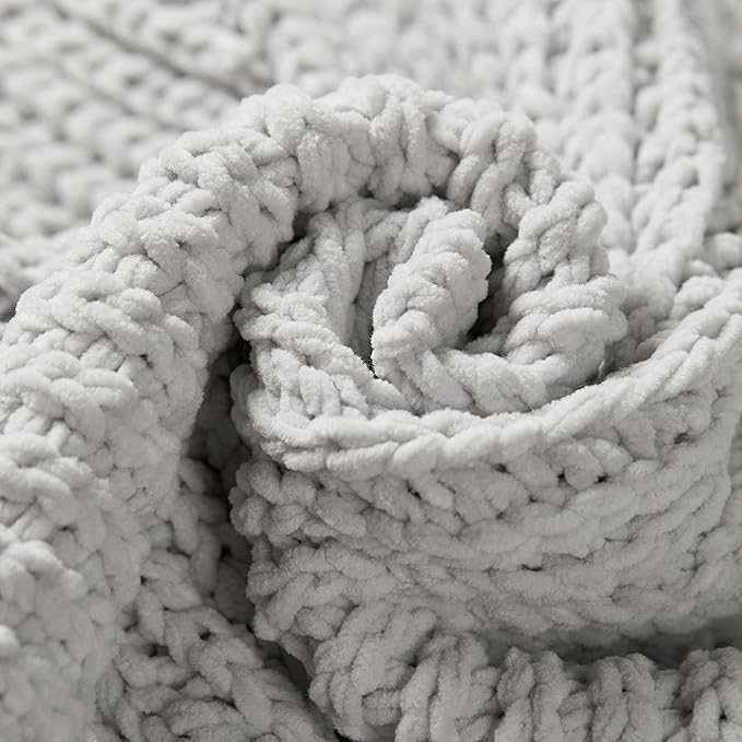 Amélie Home Knit Throw Blanket, Soft Chenille Cozy Breathable Chevron Chunky Decorative Blanket for Couch, Bed & Sofa, French-Inspired Lightweight Warm Gift for Women, Light Gray, 60"x80"