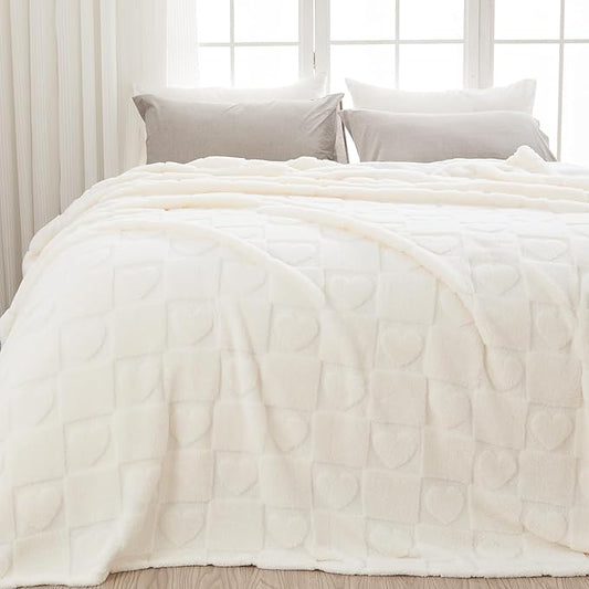 NEWCOSPLAY Super Soft Queen Blanket Ivory Love Premium Silky Flannel Fleece 3D Heart Checkered Lightweight Bed Blanket All Season Use (Ivory Love, Queen(90"x90"))