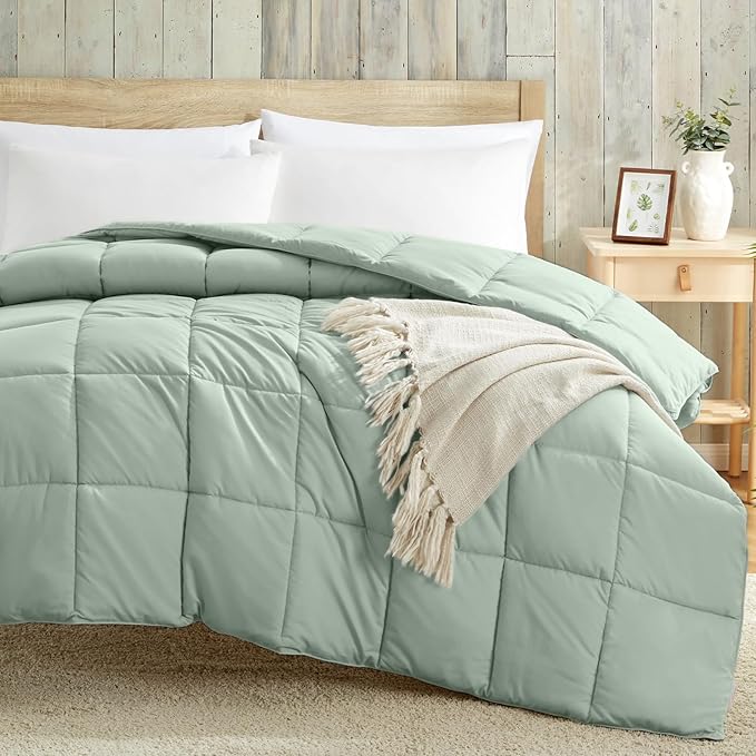Homelike Moment Comforters Queen Size - Green Duvet Insert Down Alternative Bed Queen Comforter, Lightweight Bedding Comforter Full Size Quilted Soft All Season Solid Green