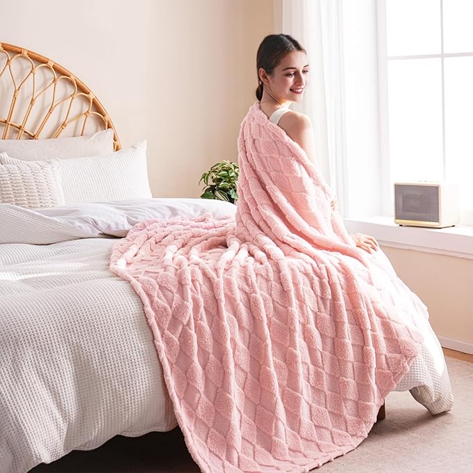 Pink Throw Blanket for Couch Sofa Bed 50x60 inches,Fleece Blankets Microfiber Flannel with Diamond Checkered Pattern Lightweight Plush Soft Cozy Gifts for Women Mom Girls,Light Pink