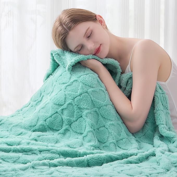 NEWCOSPLAY Super Soft Throw Blanket Sage Green Love Premium Silky Flannel Fleece 3D Heart Checkered Lightweight Bed Blanket All Season Use (Sage Green Love, Throw(50"x70"))