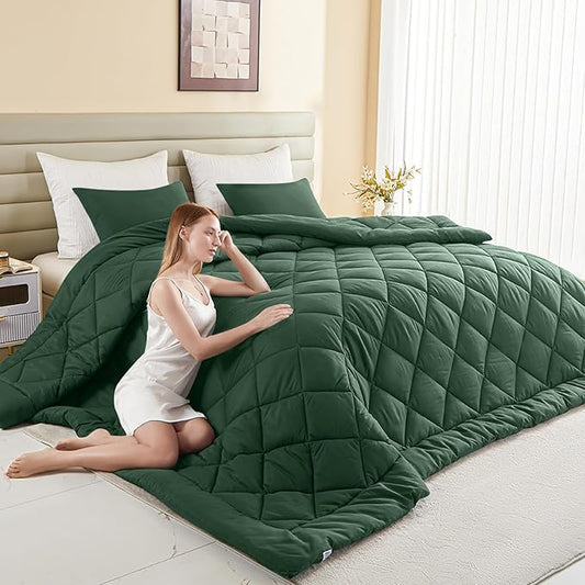 132x120 Alaskan King Comforter, Extra Large King Size Comforter Oversized, All Season Soft Lightweight Quilt Down Alternative Duvet Insert with 8 Corner Tabs(120x132, Emerald Green)