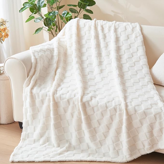 NEWCOSPLAY Super Soft Queen Blanket Ivory Premium Silky Flannel Fleece 3D Checkered Lightweight Bed Blanket All Season Use (Ivory Checkered, Queen(90"x90"))