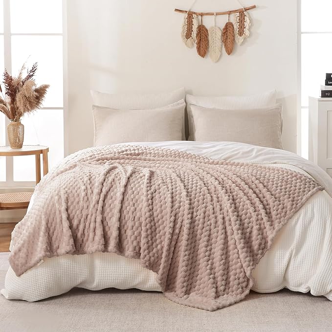 Bnuitland Light Brown Flannel Throw Twin Size Blanket (60X80 inches), 300 GSM Fleece Cozy Warm Soft Home Decor Lightweight Bed Blanket for Adults, Suitable for All Seasons.