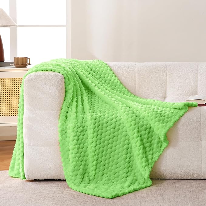 Bnuitland Light Green Flannel Throw Twin Size Blanket (60X80 inches), 300 GSM Fleece Cozy Warm Soft Home Decor Lightweight Bed Blanket for Adults, Suitable for All Seasons.