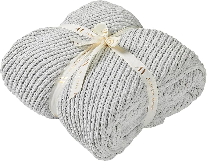 Amélie Home Knit Throw Blanket, Soft Chenille Cozy Breathable Chevron Chunky Decorative Blanket for Couch, Bed & Sofa, French-Inspired Lightweight Warm Gift for Women, Light Gray, 60"x80"