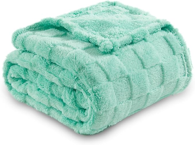 NEWCOSPLAY Super Soft Throw Blanket Aqua Premium Silky Flannel Fleece 3D Checkered Lightweight Bed Blanket All Season Use (Aqua Checkered, Throw(50"x70"))