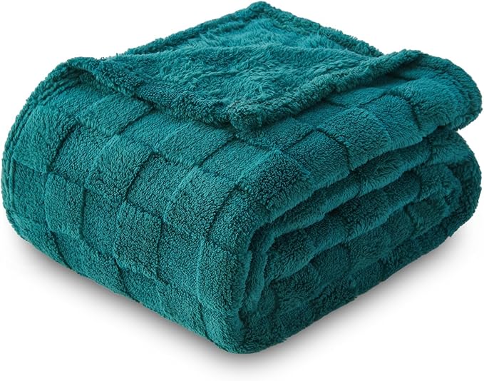 NEWCOSPLAY Super Soft King Blanket Dark Teal Premium Silky Flannel Fleece 3D Checkered Lightweight Bed Blanket All Season Use (Dark Teal Checkered, King(90"x110"))