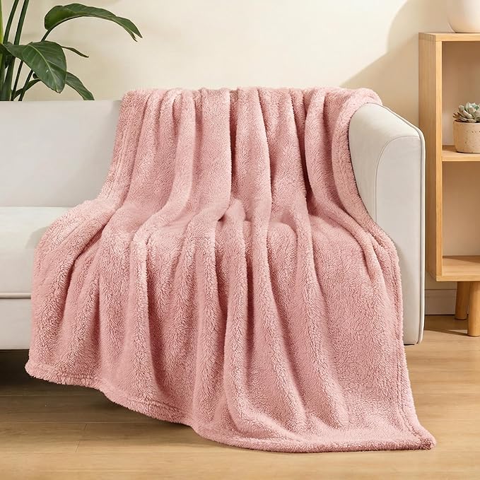 Exclusivo Mezcla Soft Fleece Throw Blanket for Couch, Super Soft Velvet Plush Fleece Blankets, Fuzzy Cozy and Warm for Winter, 50x60 Inches, Pink