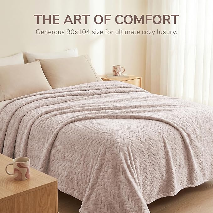 Exclusivo Mezcla Soft Fleece Blanket King Size, Cozy Lightweight Blankets with Decorative Wave Textured Suitable for All Season Use, Camel, 90x104 Inches