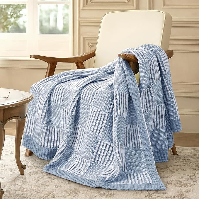 Amélie Home Knit Throw Blanket, Soft Chenille Cozy Breathable Pineapple Chunky Decorative Blanket for Couch, Bed & Sofa, French-Inspired Lightweight Warm Gift for Women, Washed Blue, 50"x60"